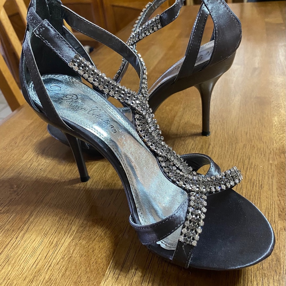 Gray pump Sandals zip back with rhinestones 7 1/2
